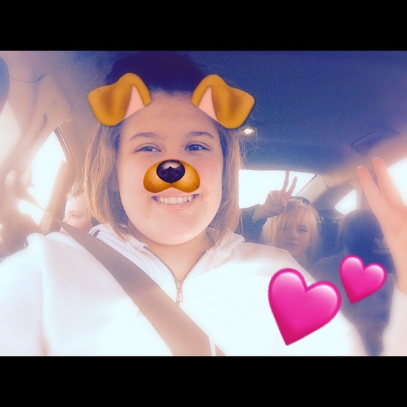 Meet your Posher, Kaylee - Picture 3 of 4